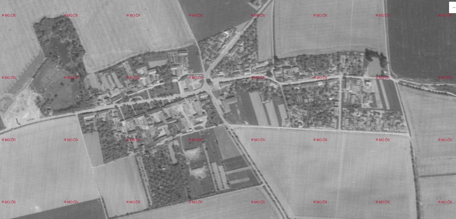 OBEC TOVÉŘ-LETECKÉ SNÍMKOVÁNÍ 14.5.1971.png
