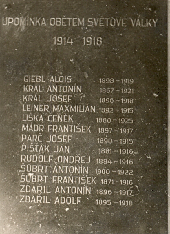 Obecní dům - DESKA PADLÝM4.jpg